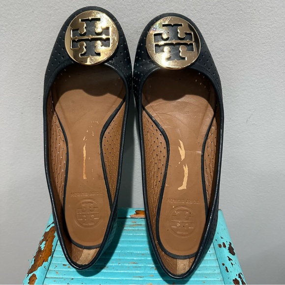 Tory Burch Reva Perforated Navy Flats Size 5.5 - Picture 7 of 13